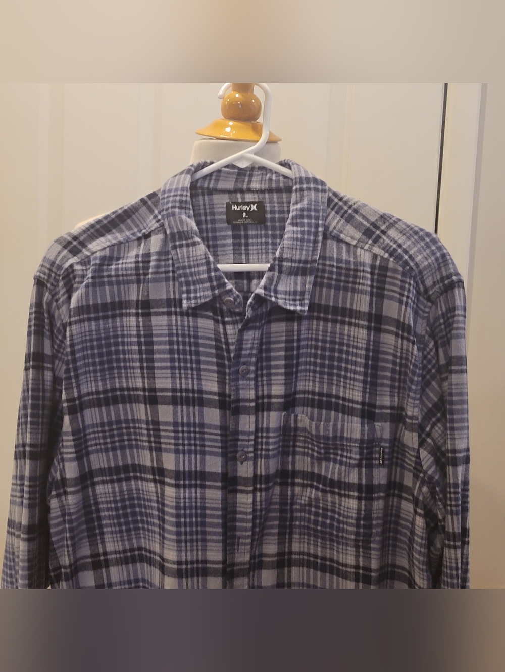 🟢EUC~ HURLEY PLAID BUTTON DOWN LONG SLEEVE SHIRT